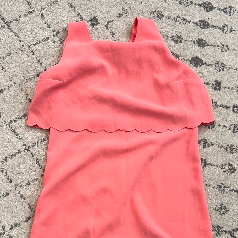 Coral Loft scallop dress, size 12P. Check out the back 😍